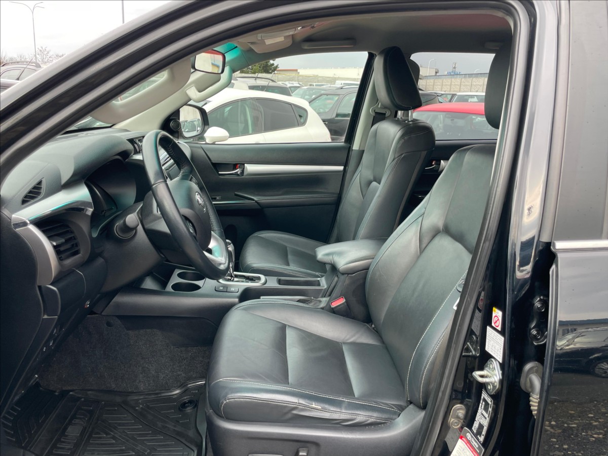 toyota-hilux-2-4-d-4d-automat - 9