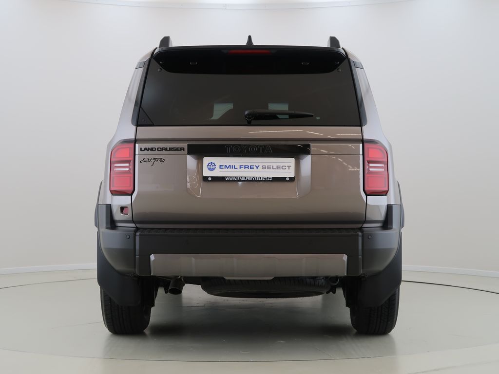 toyota-land-cruiser-2-8d-4d-cz-1maj-4x4-invincible - 5