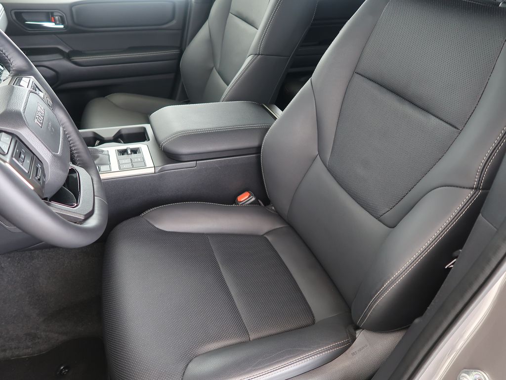 toyota-land-cruiser-2-8d-4d-cz-1maj-4x4-invincible - 9