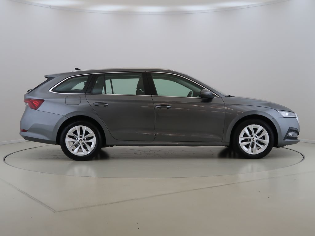 skoda-octavia-2-0tdi-cz-1maj-dph-combi-style - 3