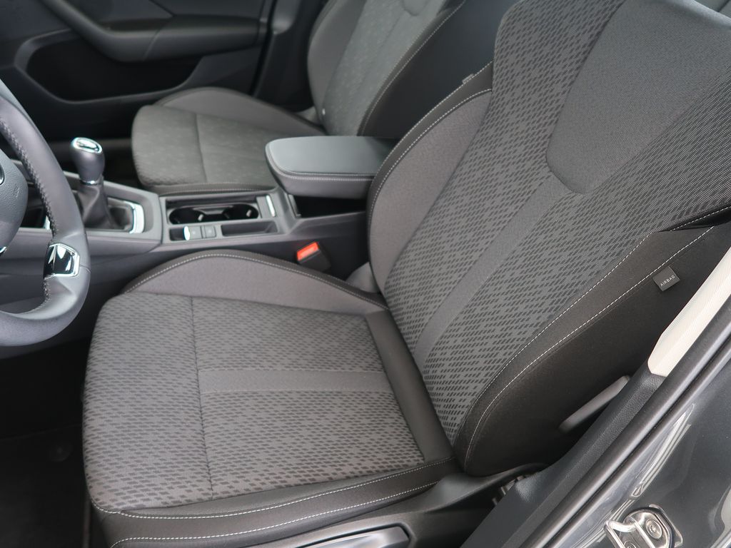 skoda-octavia-2-0tdi-cz-1maj-dph-combi-style - 8