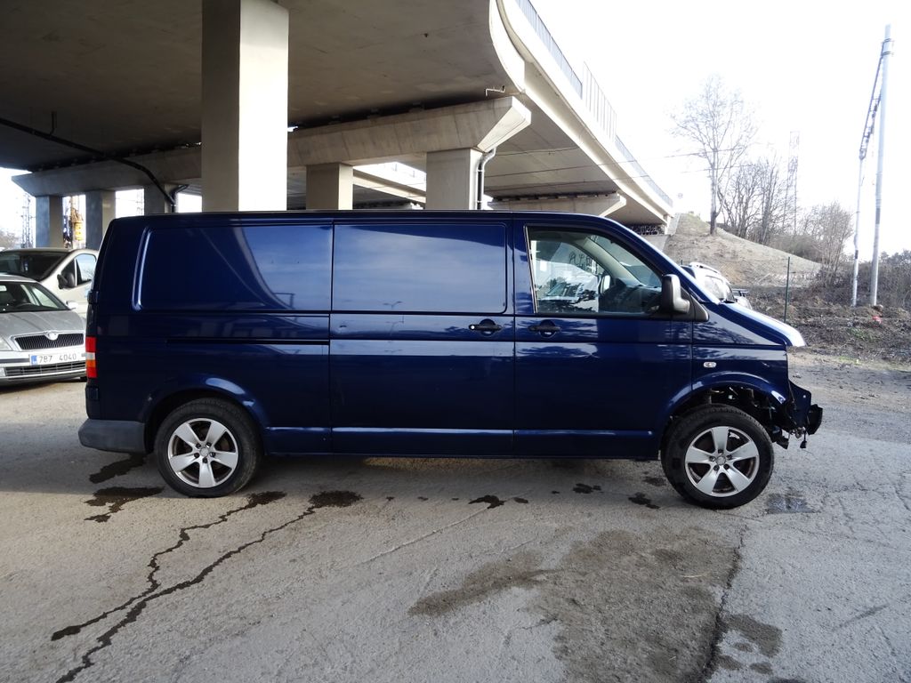 volkswagen-transporter-2-5tdi-96kw-l2h1-celek-na-nd - 4