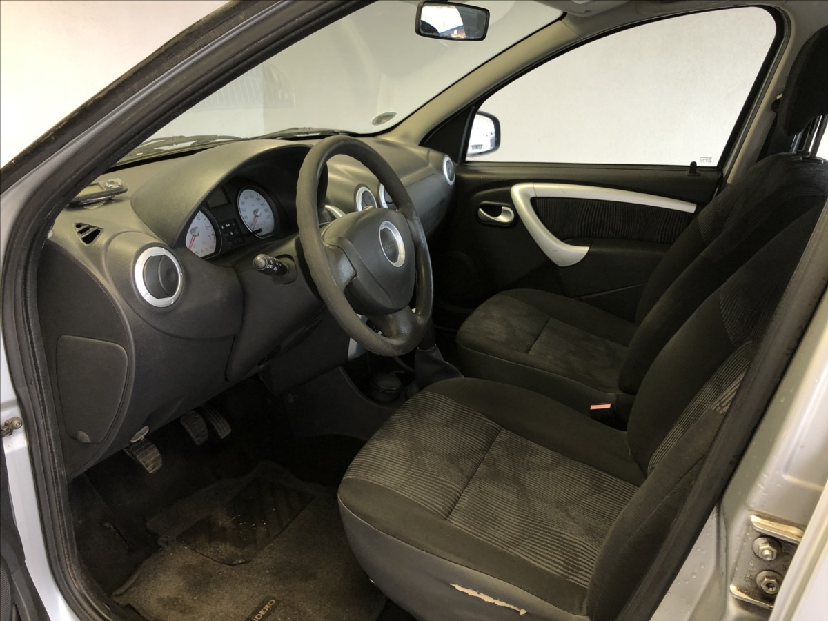 dacia-sandero-1-4-mpi - 8