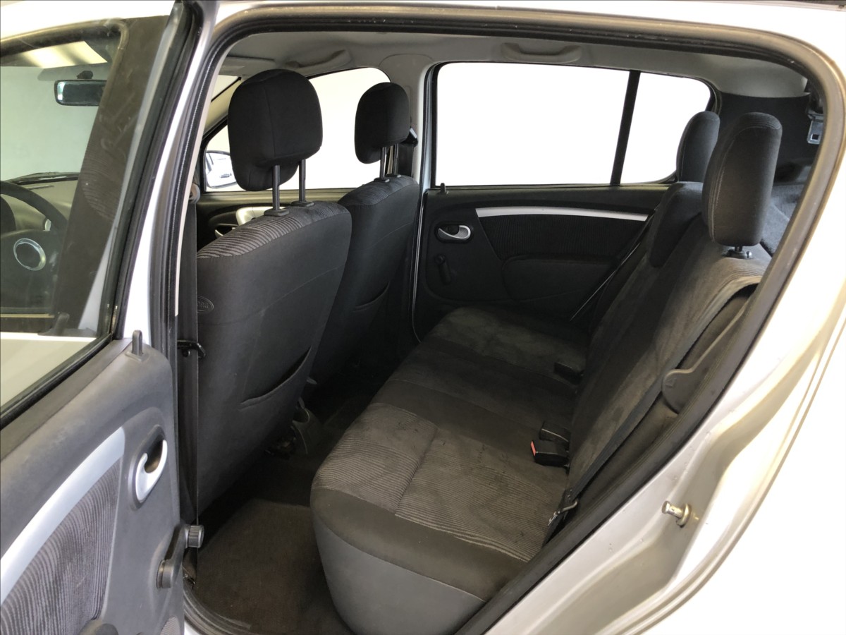 dacia-sandero-1-4-mpi - 9