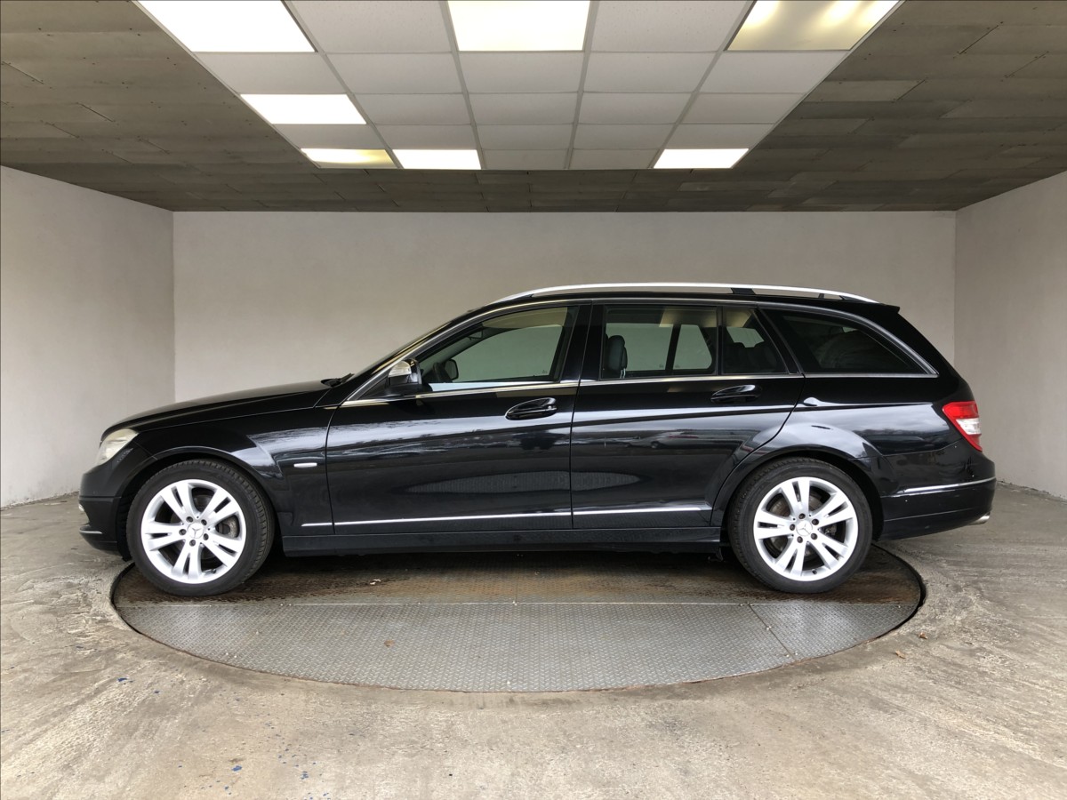 mercedes-benz-tridy-c-2-2-220-cdi - 3