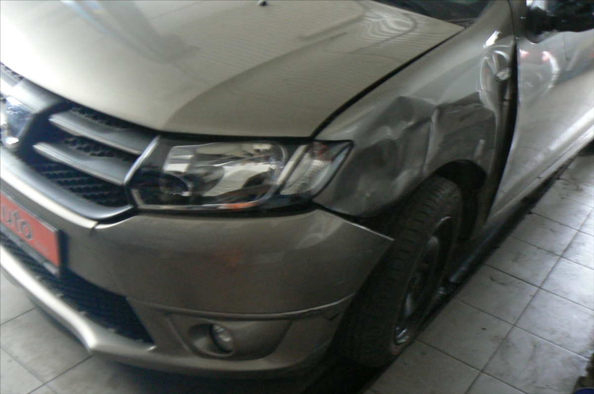 dacia-sandero-1-2-28609-km - 2