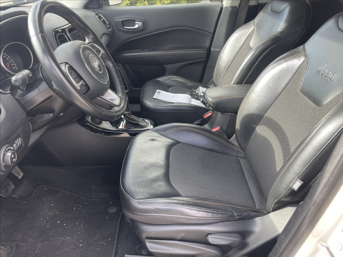 jeep-compass-2-0-crd-103kw-4x4-limited-9automat-bez-koroze - 6