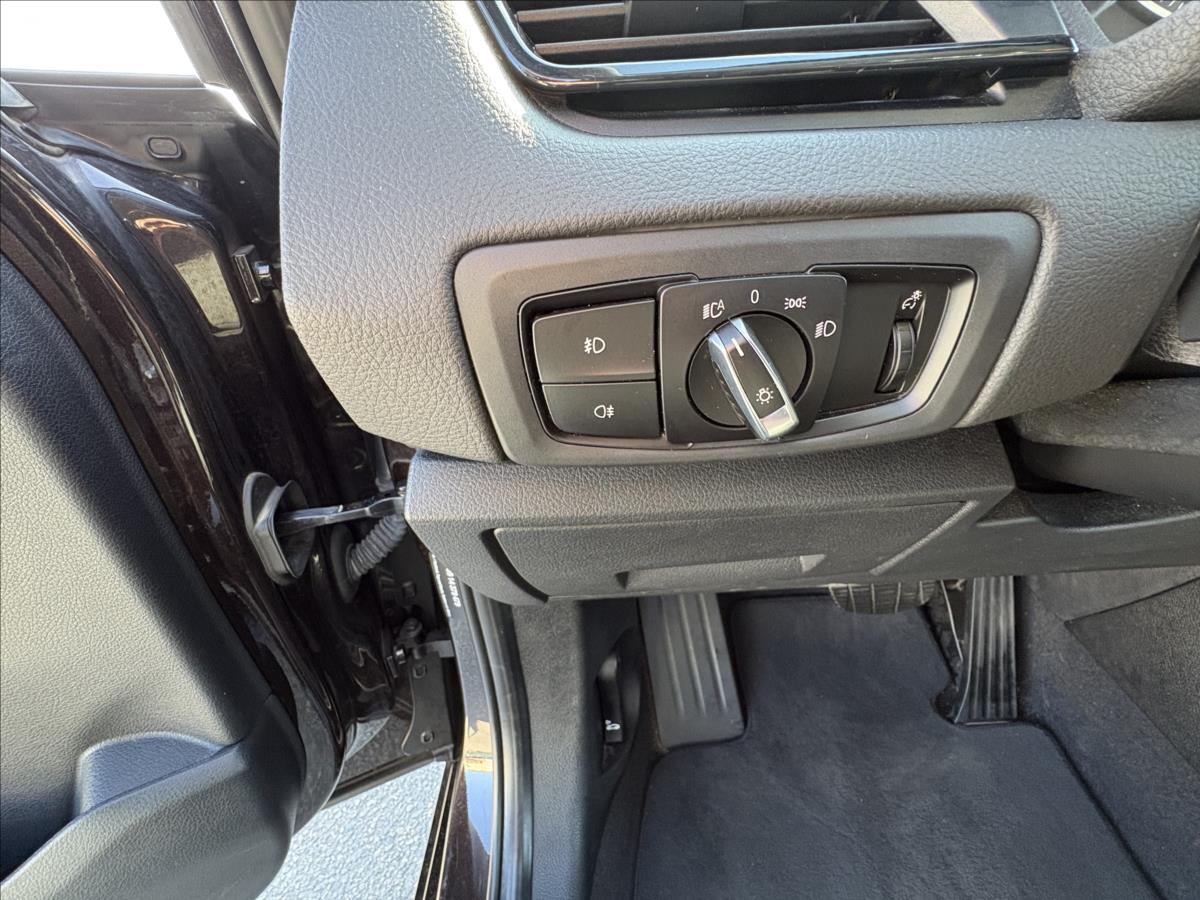 bmw-rada-2-1-5-218i-100kw-at-led-navi-pdc - 4