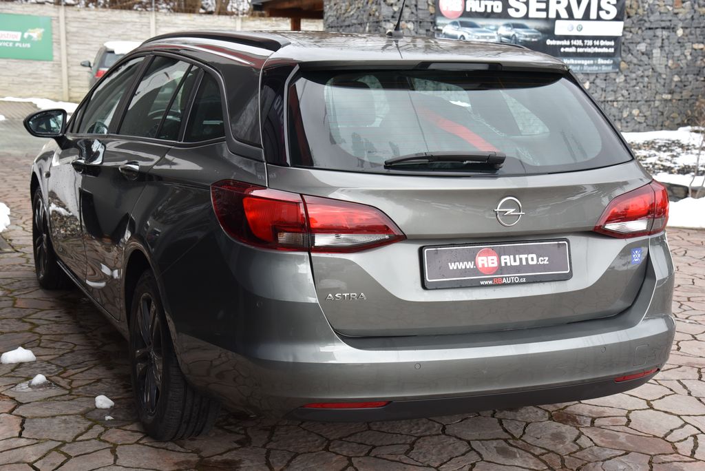 opel-astra-1-2-81-kw-sports-tourer - 9