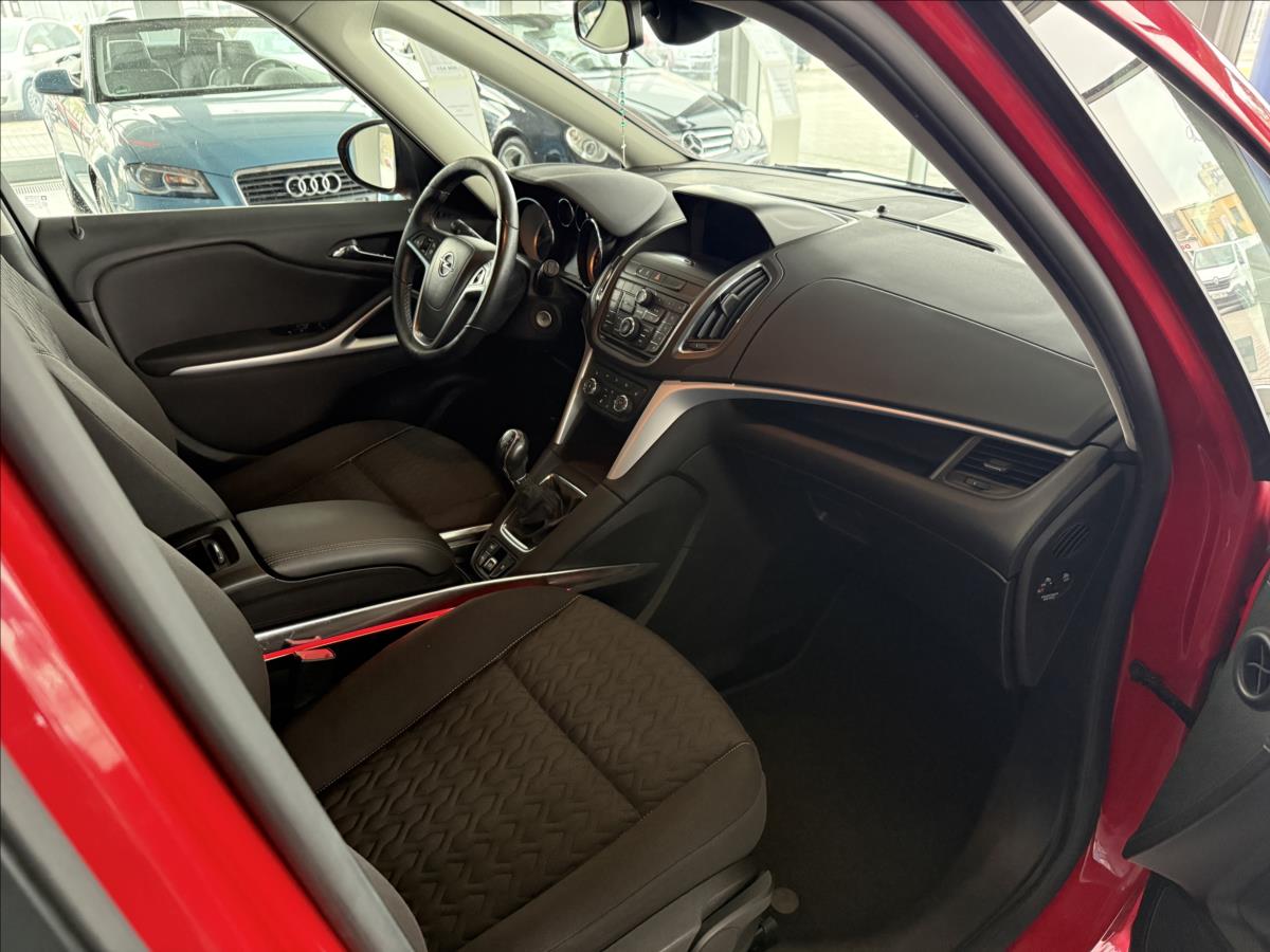 opel-zafira-2-0-96kw-serviska-2-sada-alu - 8