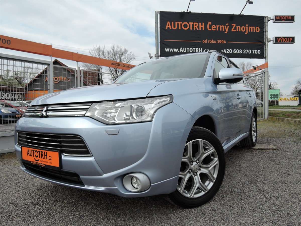 Mitsubishi Outlander 2,0 PHEV 4x4 1.maj Servis Kůže