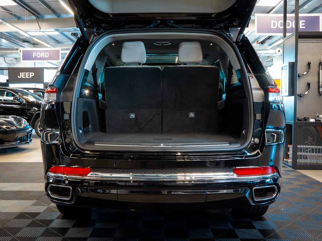 jeep-grand-cherokee-5-7-v8-overland-l-headup - 4