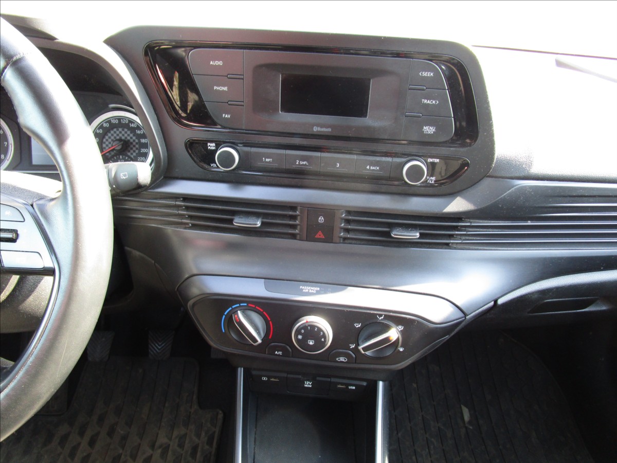 hyundai-i20-1-2i-klima-1-majitel - 8