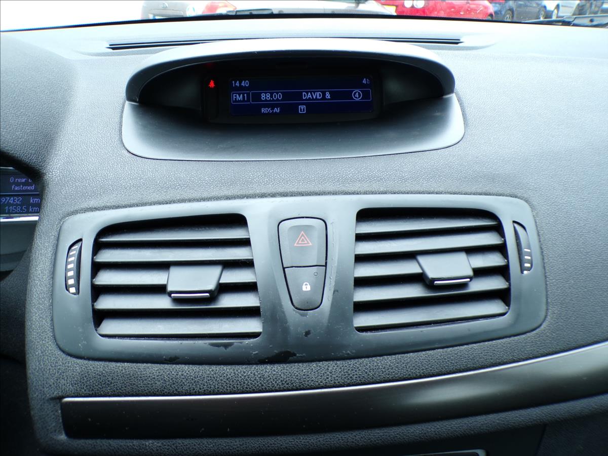renault-megane-1-5-dci-tempomat-digi-klima - 8