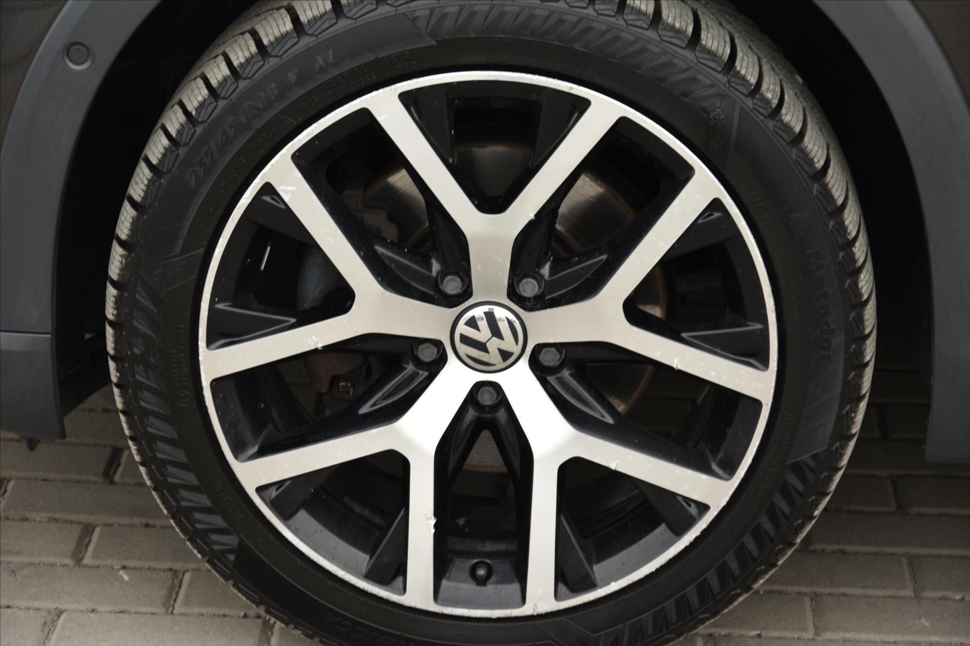 volkswagen-passat-2-0tdi-140kw-4motion-alltrack - 8