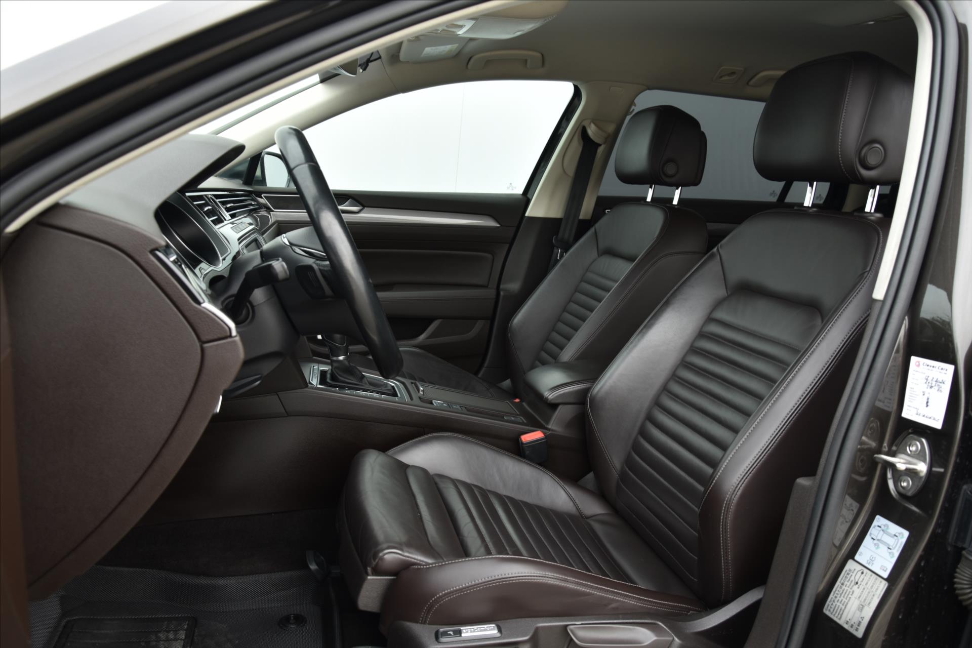 volkswagen-passat-2-0tdi-140kw-4motion-alltrack - 9