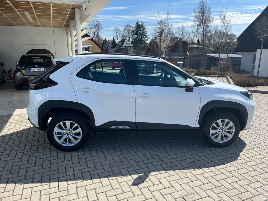 toyota-yaris-cross-1-5-hybrid-e-cvt-4x4-comfort - 6