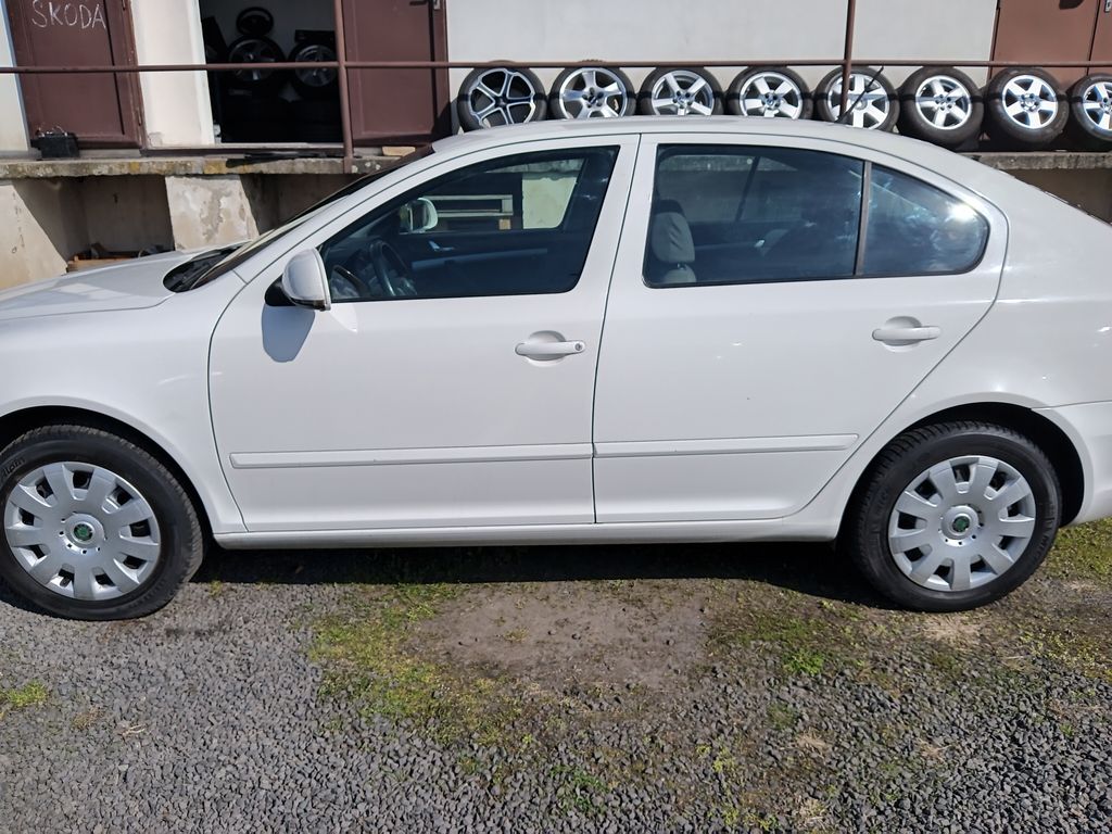 skoda-octavia-1-6-tdi-ambition-koupeno-v-cz - 1