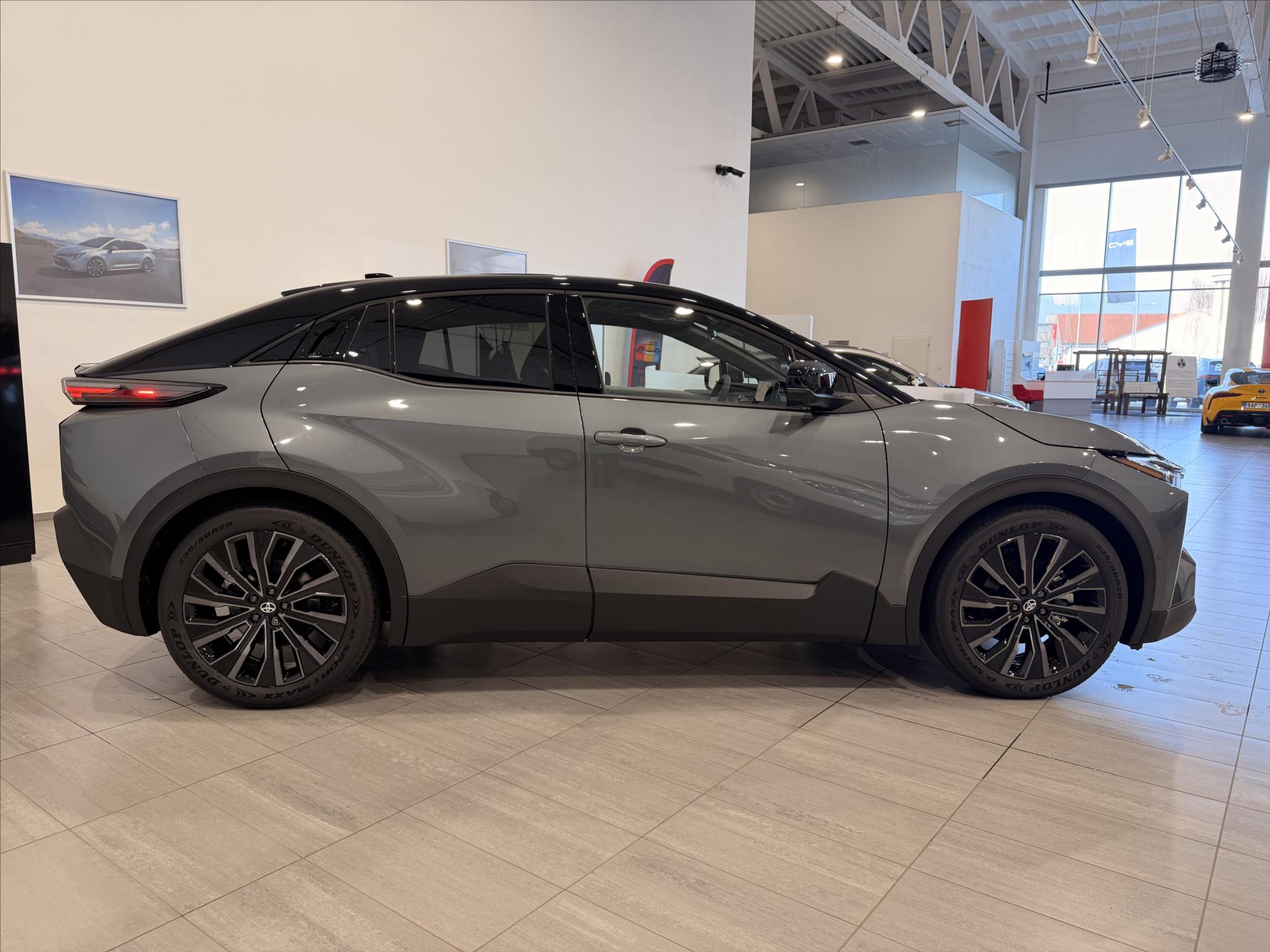 toyota-c-hr-executive-bev-77kwh-343k-awd - 5