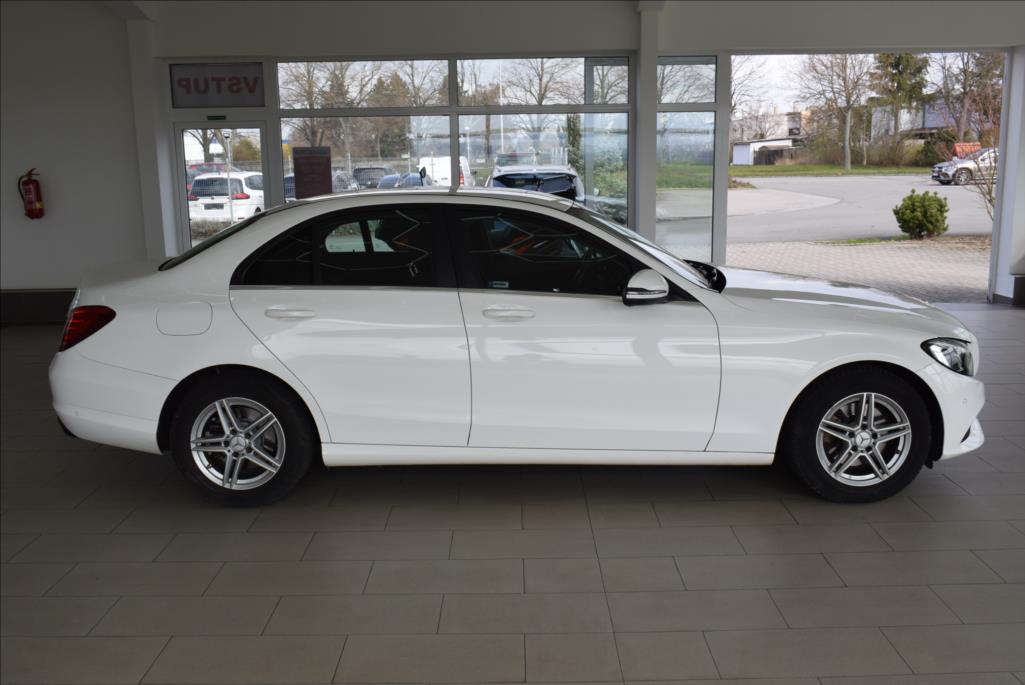 mercedes-benz-tridy-c-2-2-cdi-cr-106814-km-serviska - 3