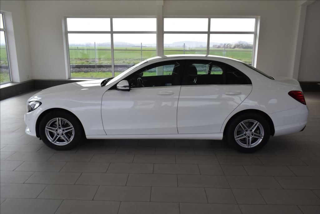 mercedes-benz-tridy-c-2-2-cdi-cr-106814-km-serviska - 4