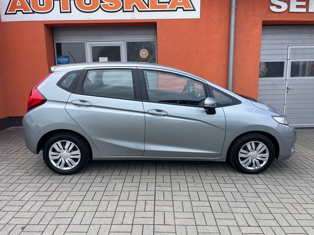 honda-jazz-1-3-i-vtec-75kw-1-maj - 3