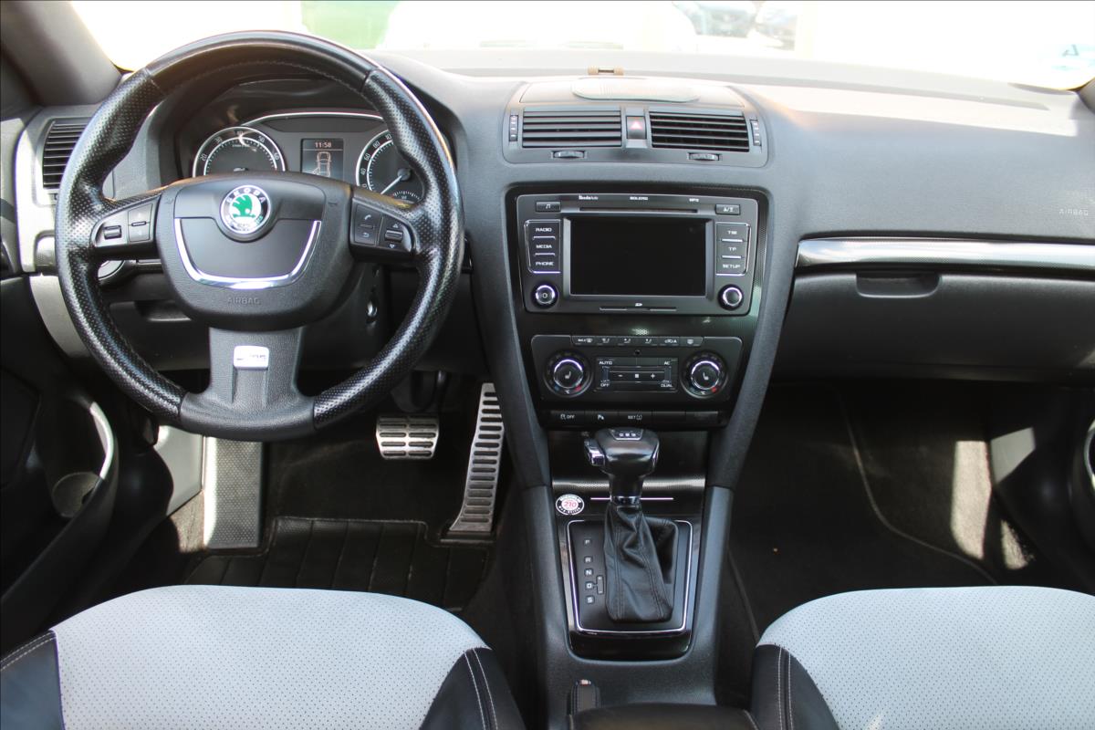 skoda-octavia-2-0-tfsi-rs-147kw-dsg - 8