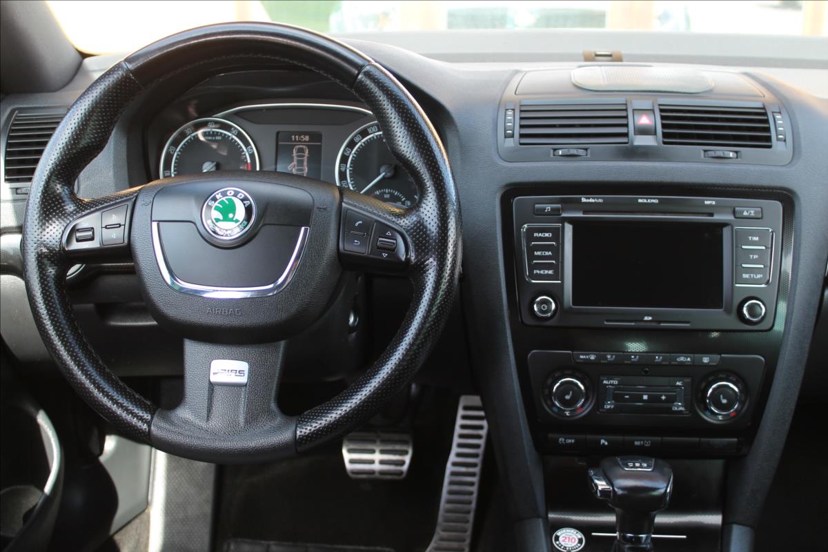 skoda-octavia-2-0-tfsi-rs-147kw-dsg - 9