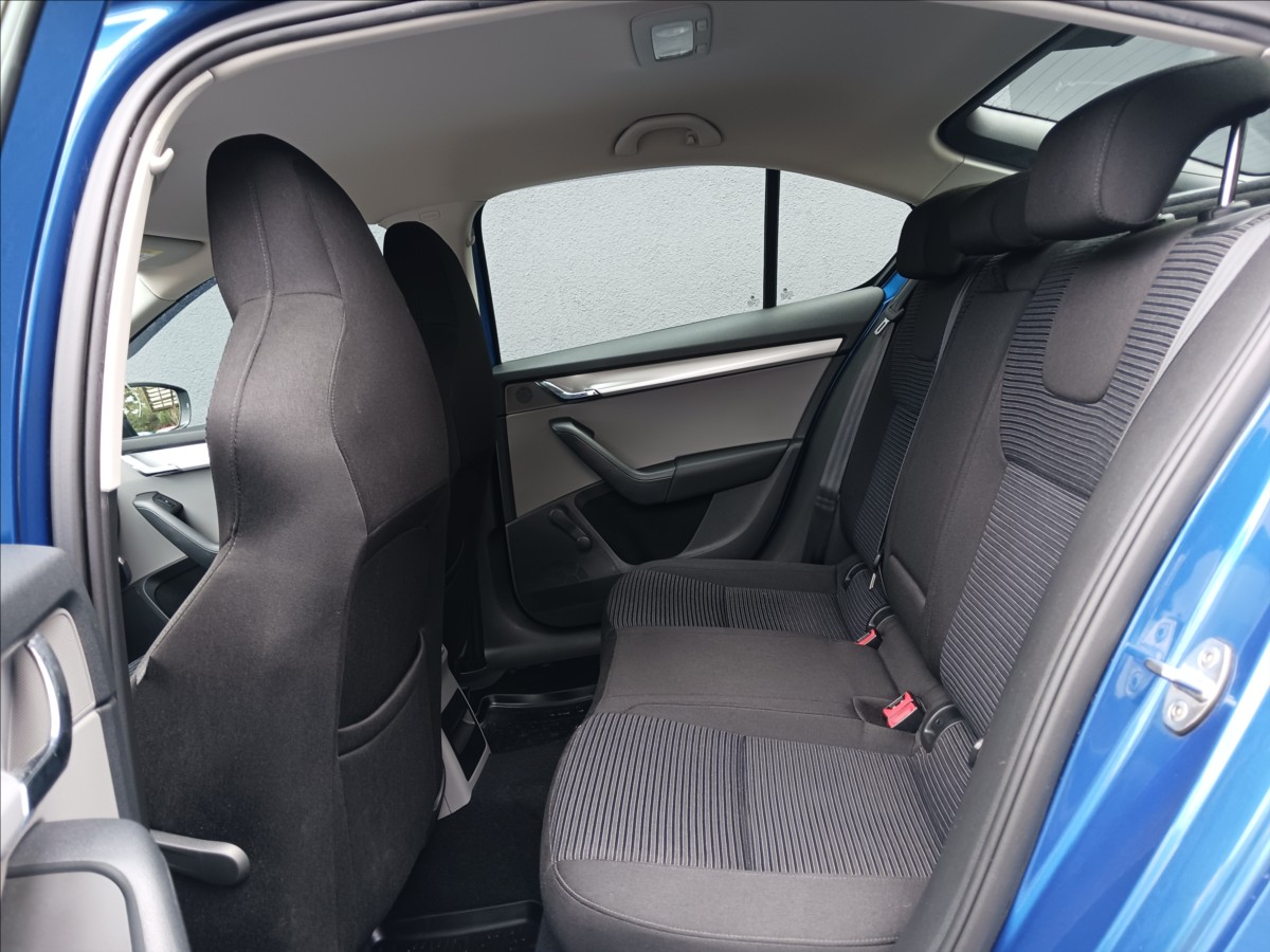skoda-octavia-1-6-tdi-fresh-paket-dynamic - 9