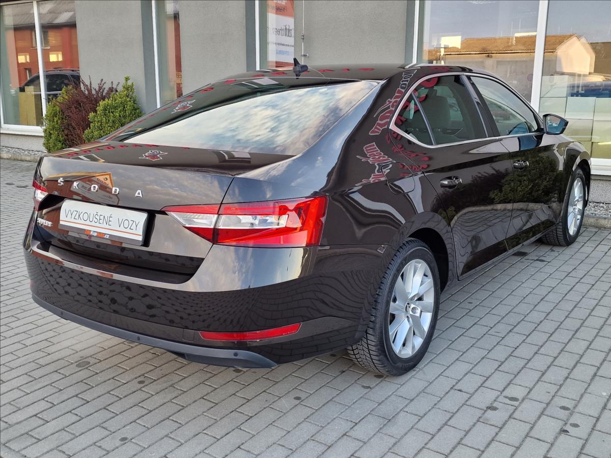 skoda-superb-1-5-tsi-110kw-style-dsg-1-maj - 9