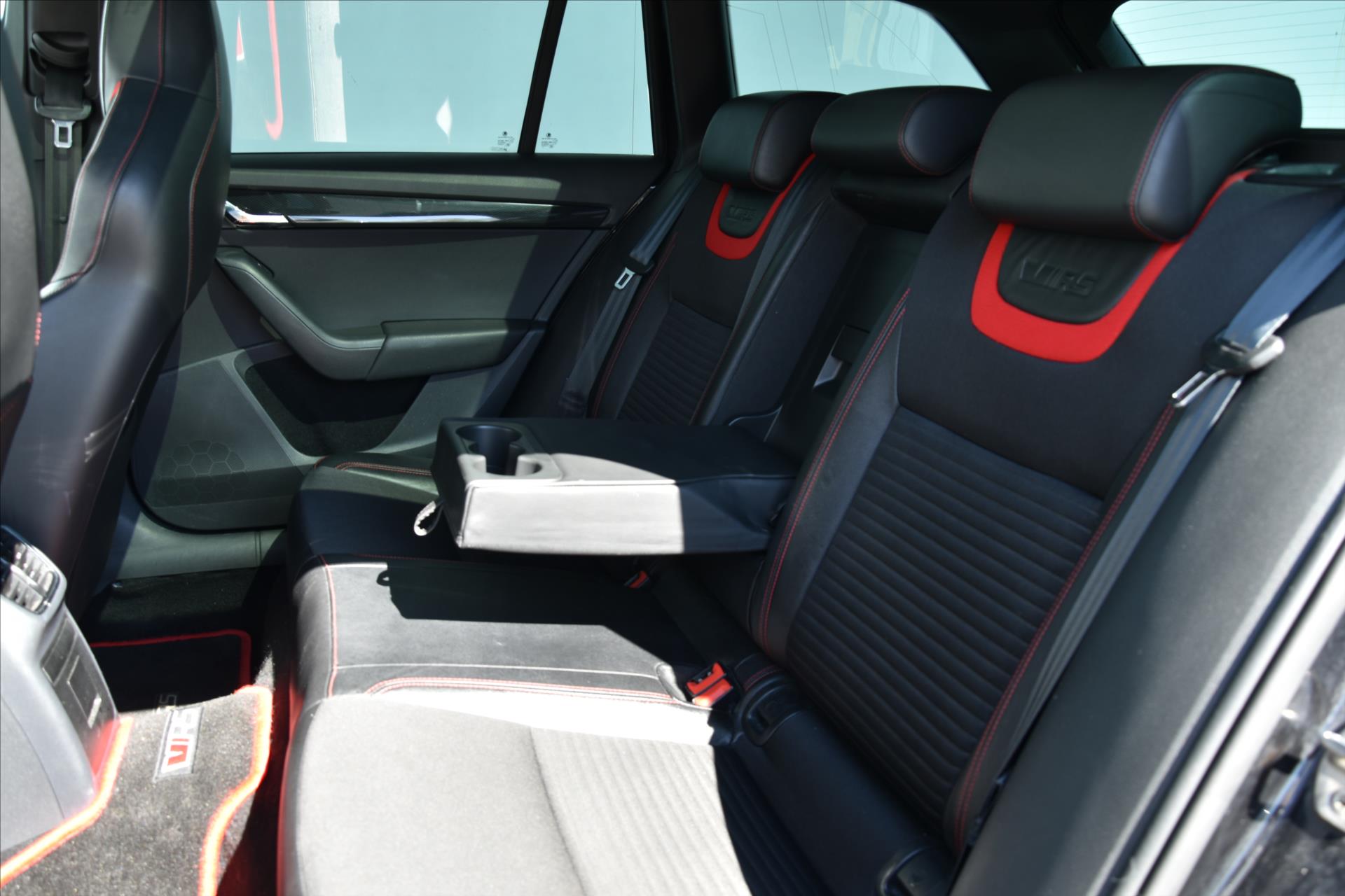 skoda-octavia-rs-2-0-tdi-dsg-navi-challenge - 9