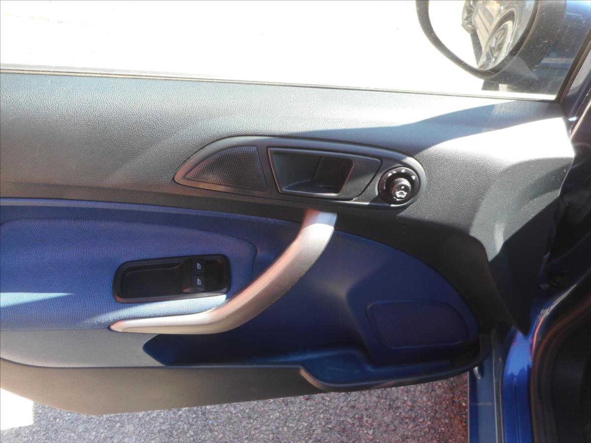 ford-fiesta-1-2-i-sport - 9