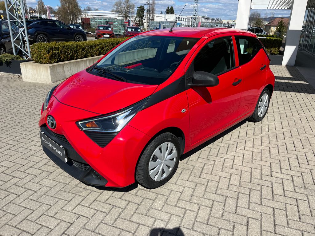 toyota-aygo-1-0-vvt-i-53kw-1-majitel-cr - 1