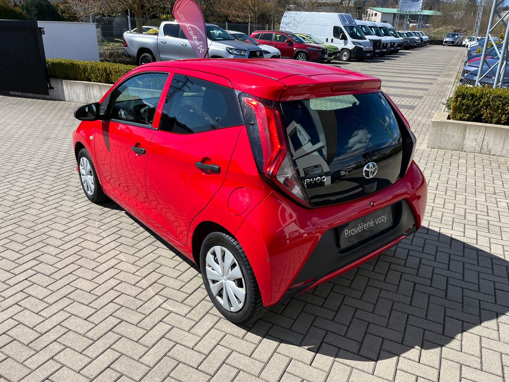 toyota-aygo-1-0-vvt-i-53kw-1-majitel-cr - 3