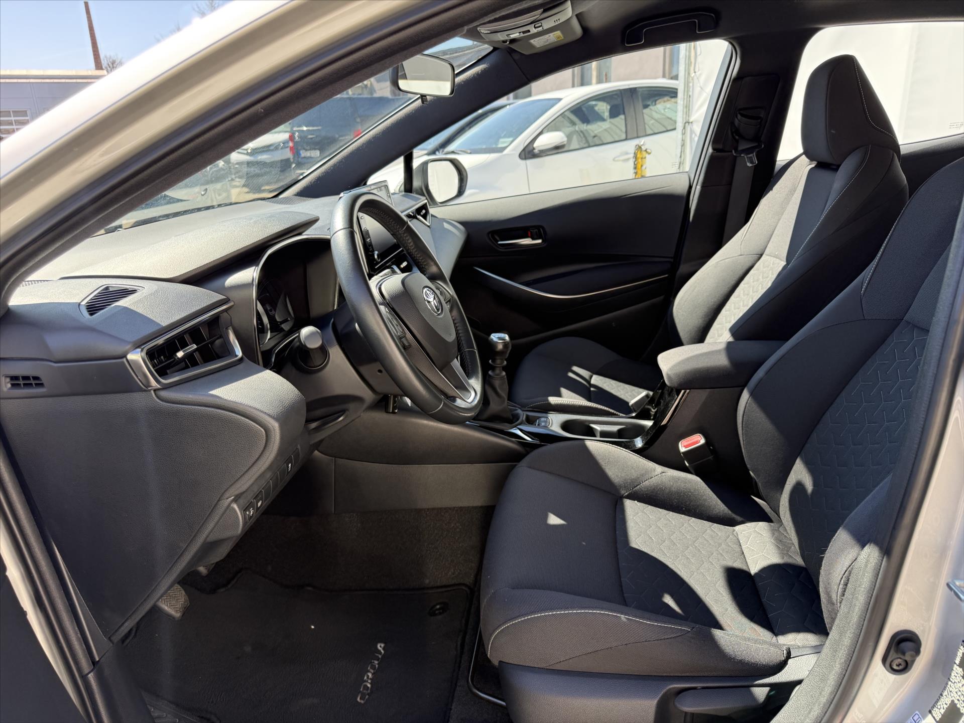 toyota-corolla-1-2-comfort - 8