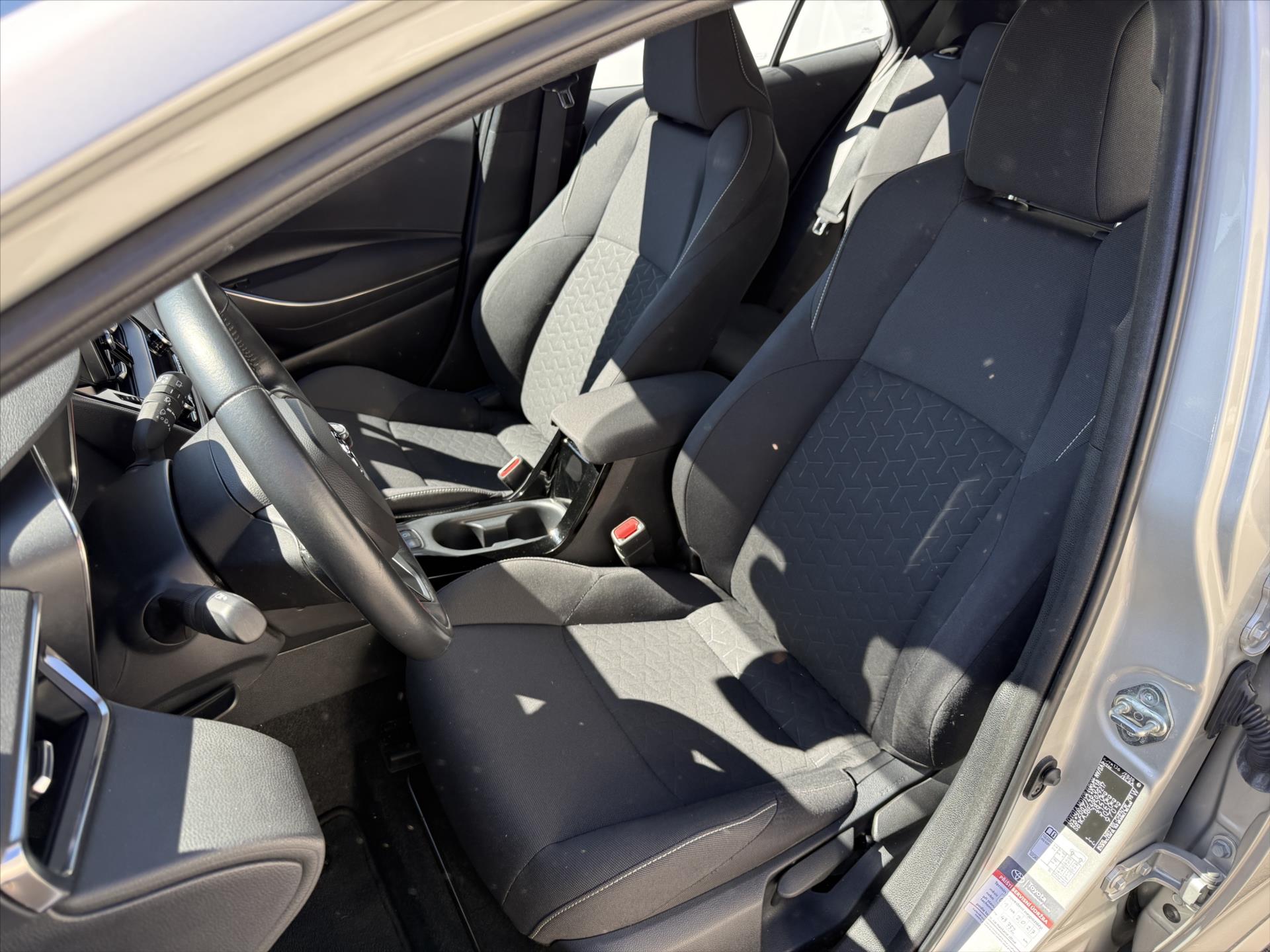 toyota-corolla-1-2-comfort - 9