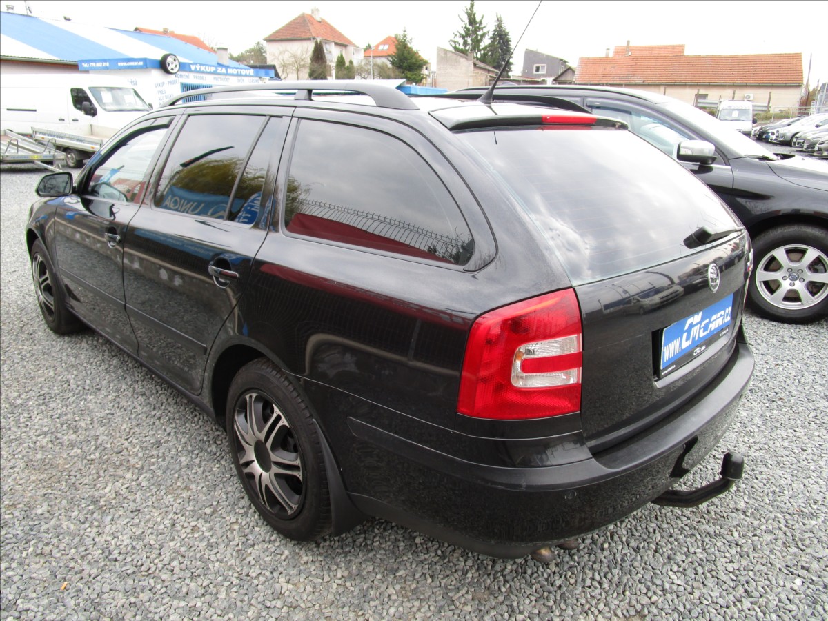 skoda-octavia-combi-2-0tdi-elegance-aut-klima - 3