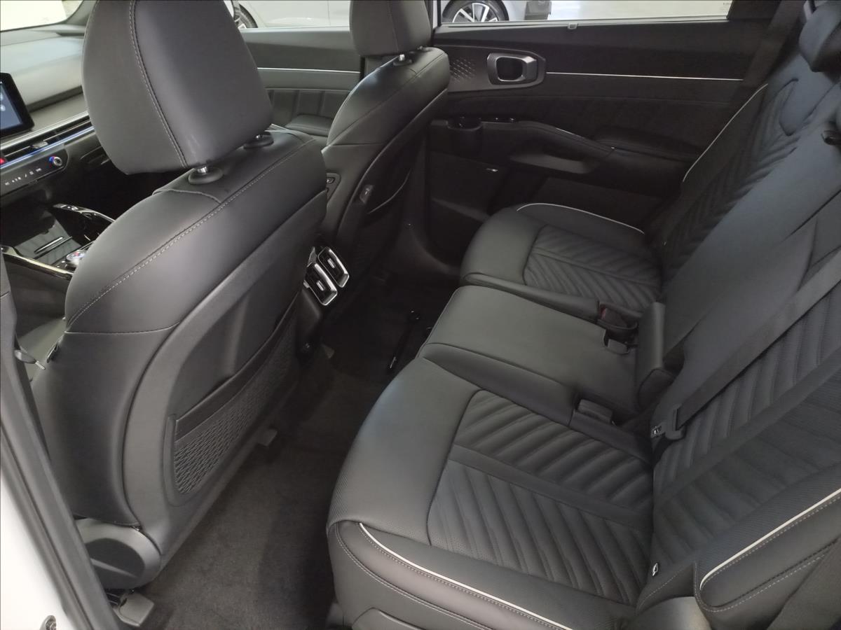 kia-sorento-2-2-crdi-8dct-4wd-top-7-mist - 9