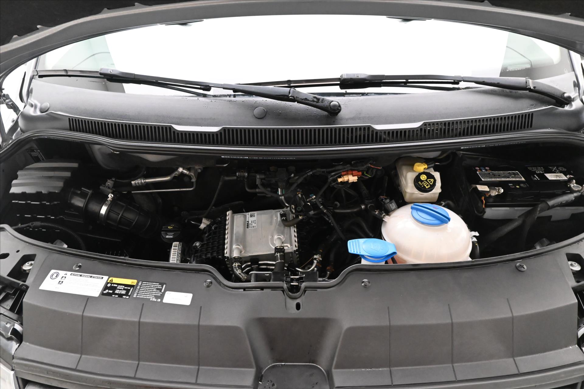 volkswagen-transporter-2-0-tdi-110-kw-dsg-navi-zaruka-az-5-let - 8