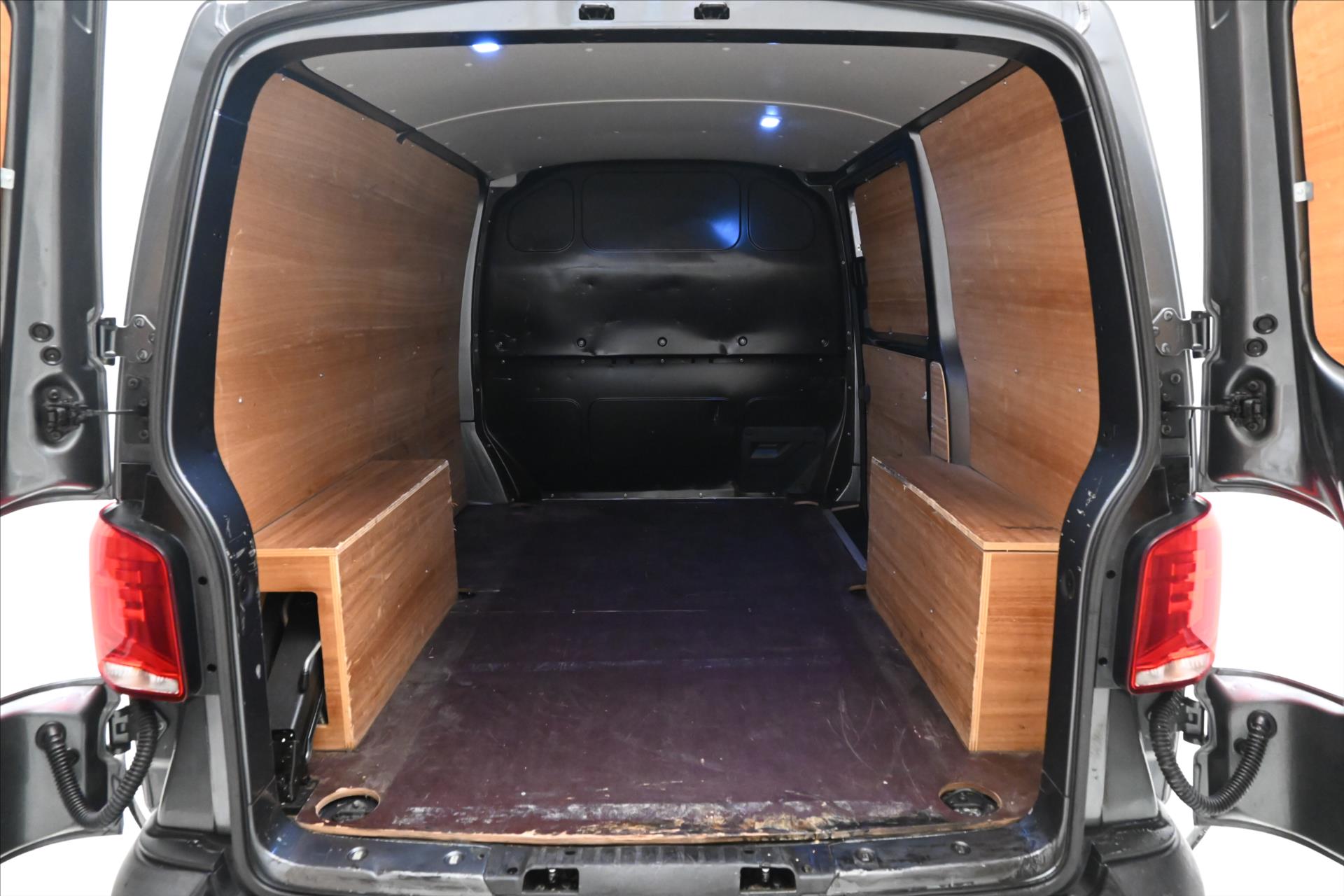 volkswagen-transporter-2-0-tdi-110-kw-dsg-navi-zaruka-az-5-let - 9