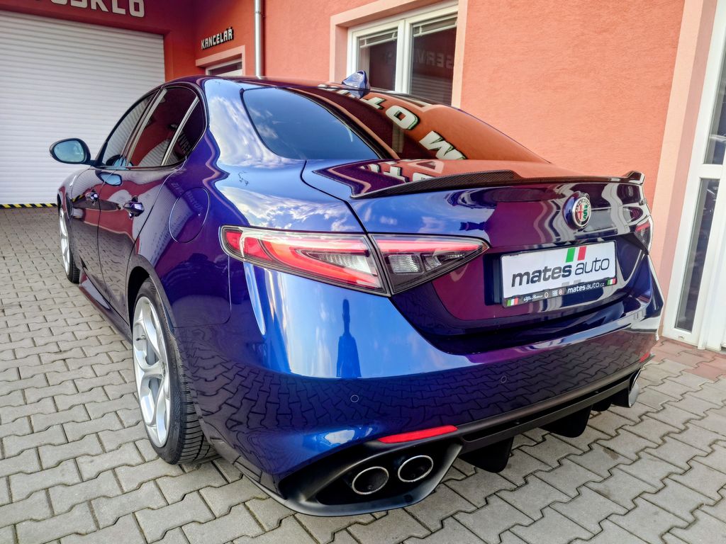 alfa-romeo-giulia-2-9-v6-bi-turbo-quadrifoglio - 2