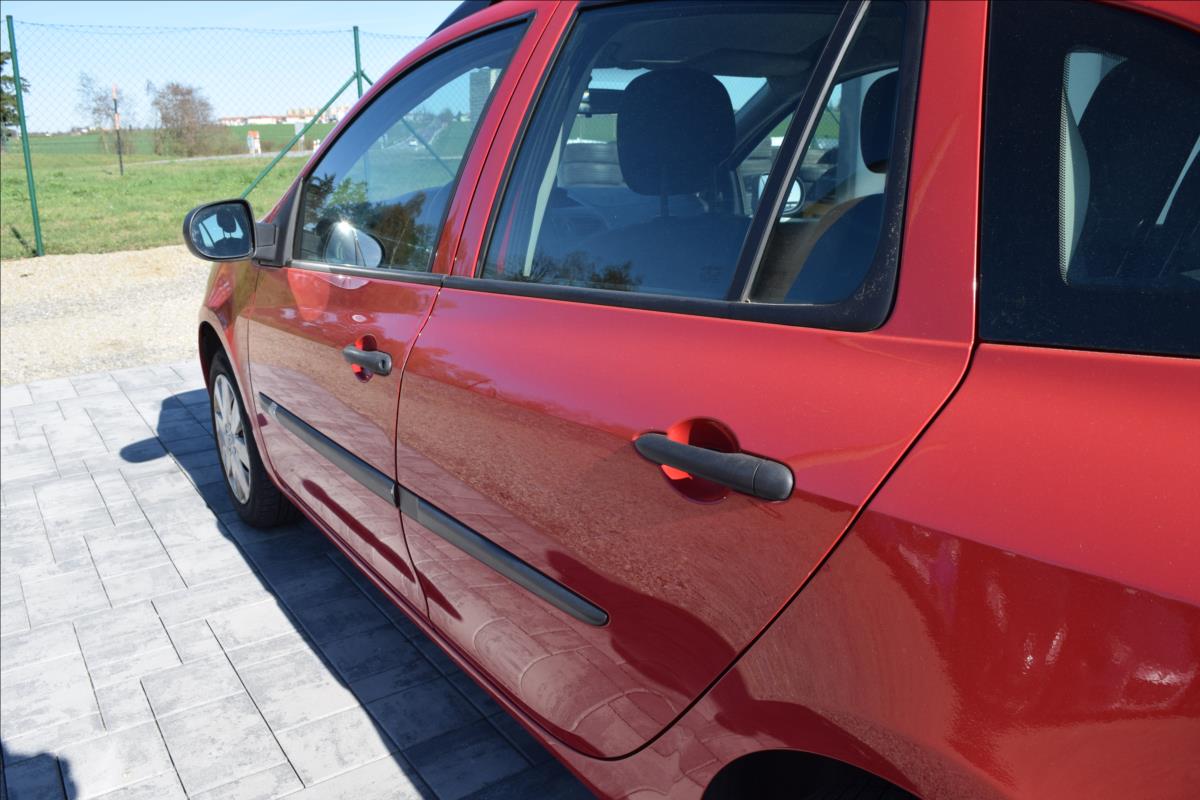renault-clio-1-2-i-74kw-tazne-po-stk-klima - 9