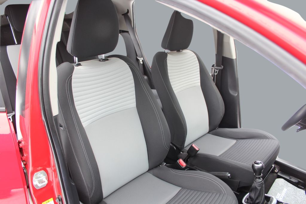 toyota-yaris-1-5i-82-kw - 9