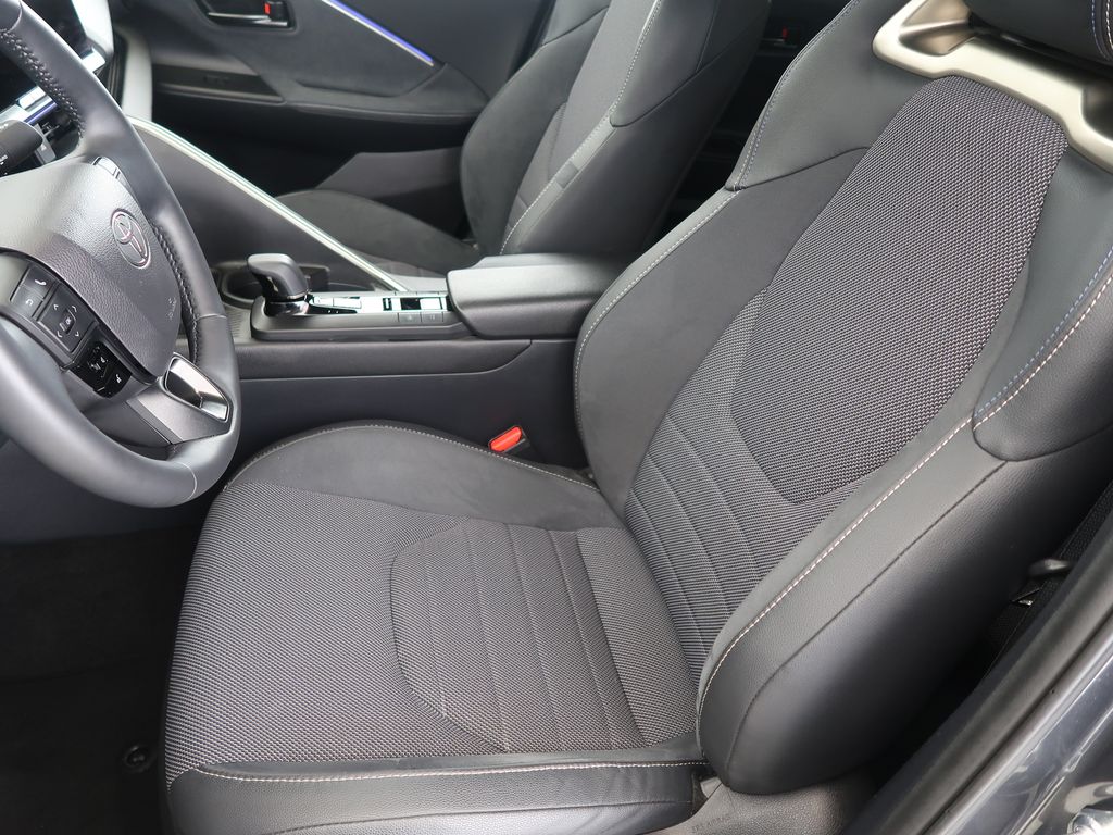 toyota-c-hr-2-0plug-in-cz-1maj-executive - 8