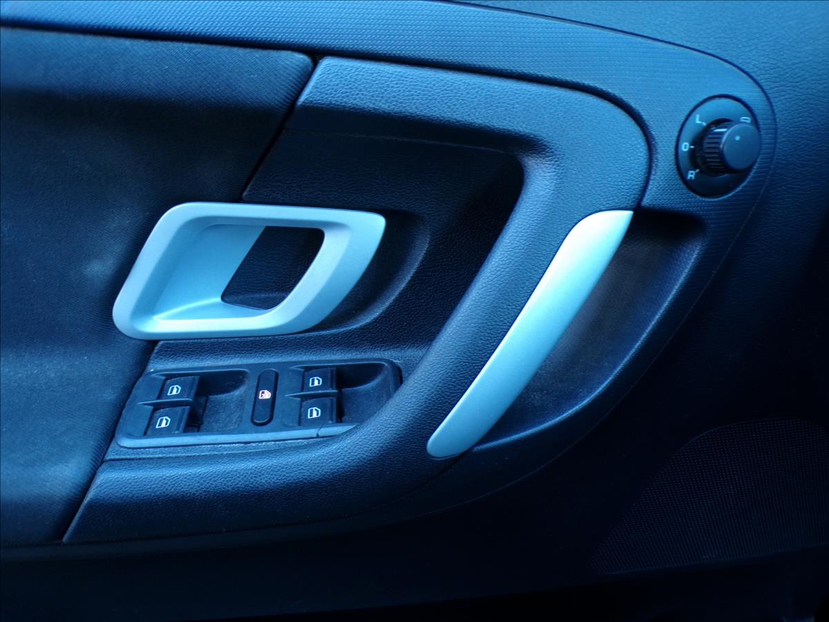 skoda-roomster-1-4-16v-scout - 9