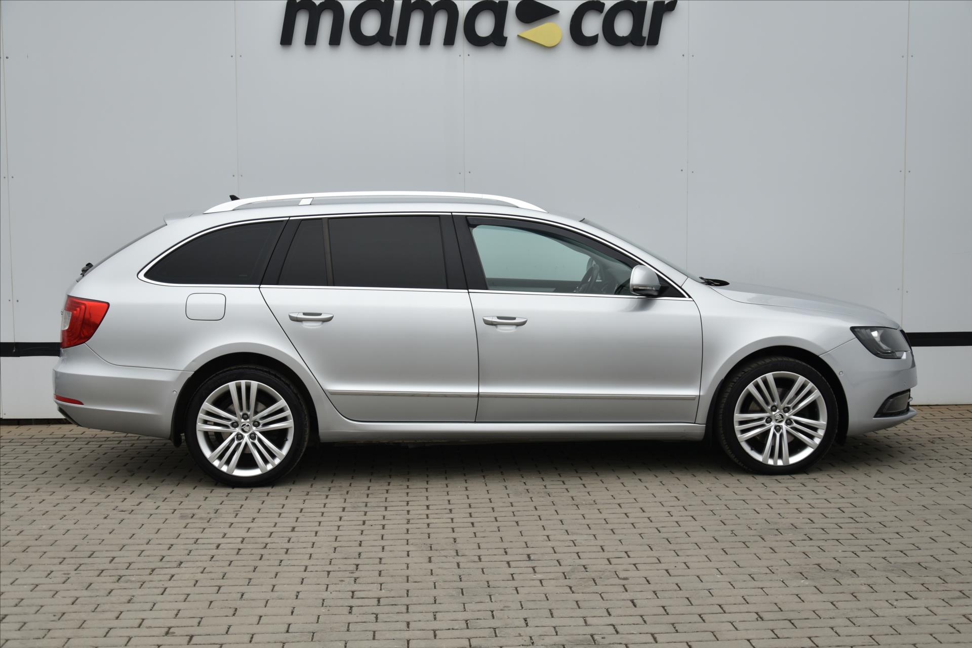 skoda-superb-2-0-tdi-125kw-4x4-elegance-cr - 7