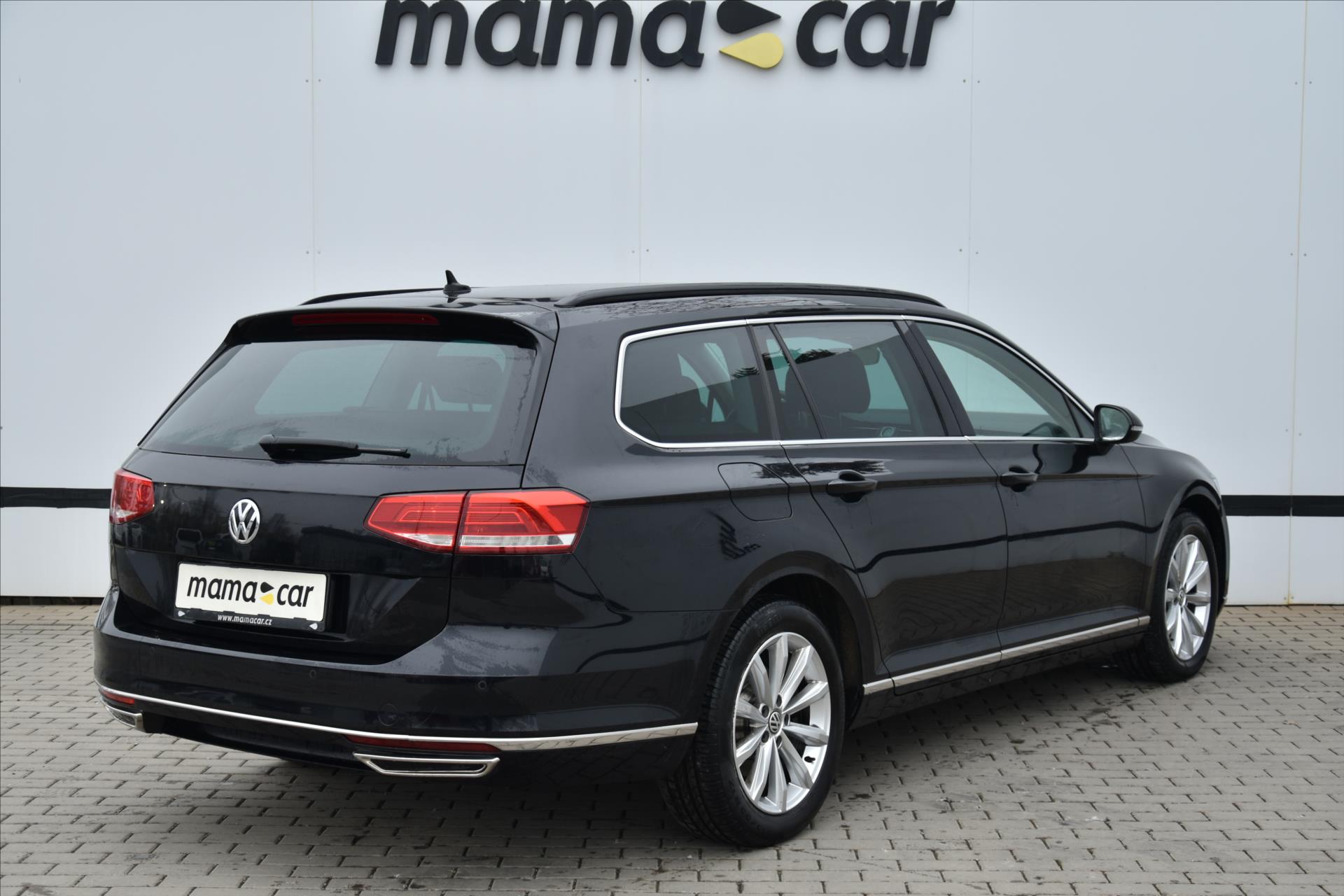 volkswagen-passat-2-0tdi-110kw-dsg-acc-led-navi - 1