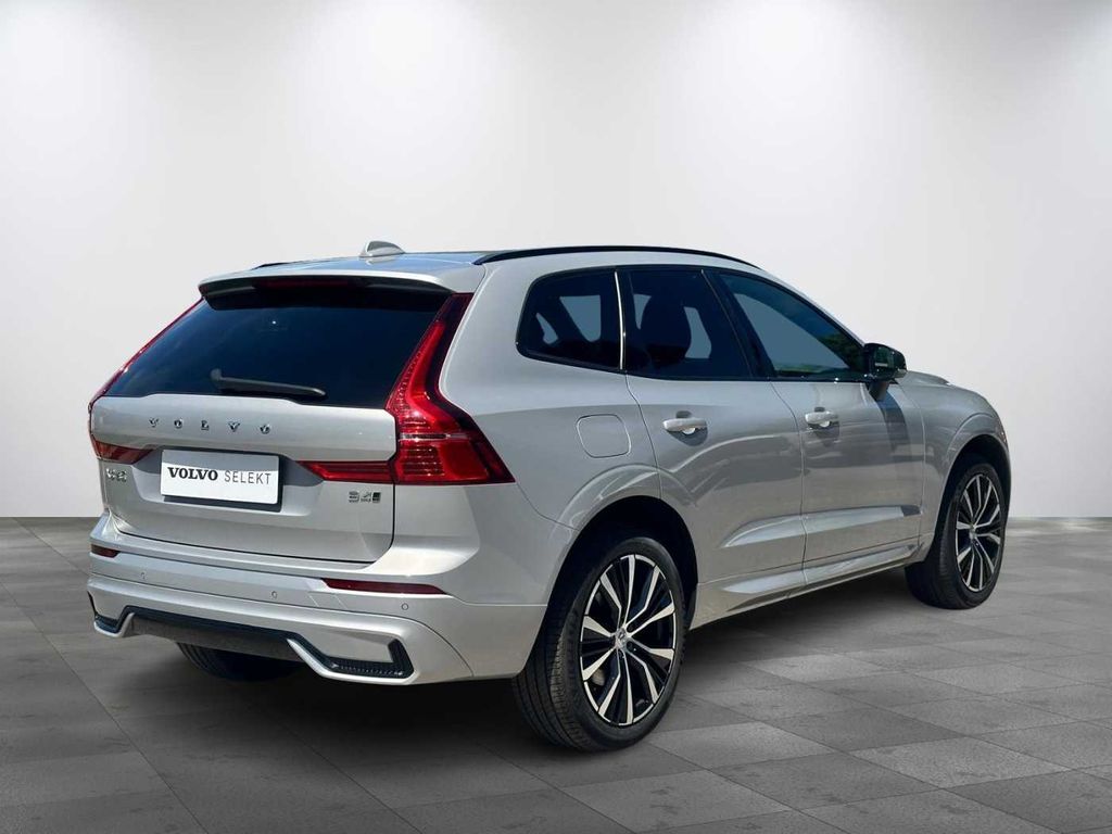 volvo-xc60-plus-dark-b4-awd - 2