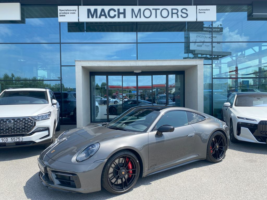 Porsche 911 Carrera 4 GTS Panorama