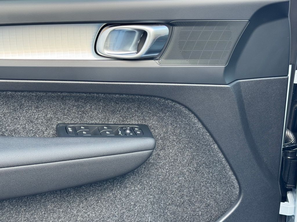 volvo-xc40-core-b3-360-full-led - 7